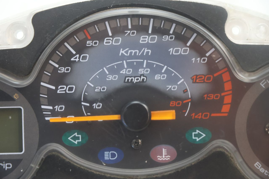 photo de VELOCIMETRO YAMAHA YP MAJESTY 125 (2007 - 2010) - Zoom estado de uso