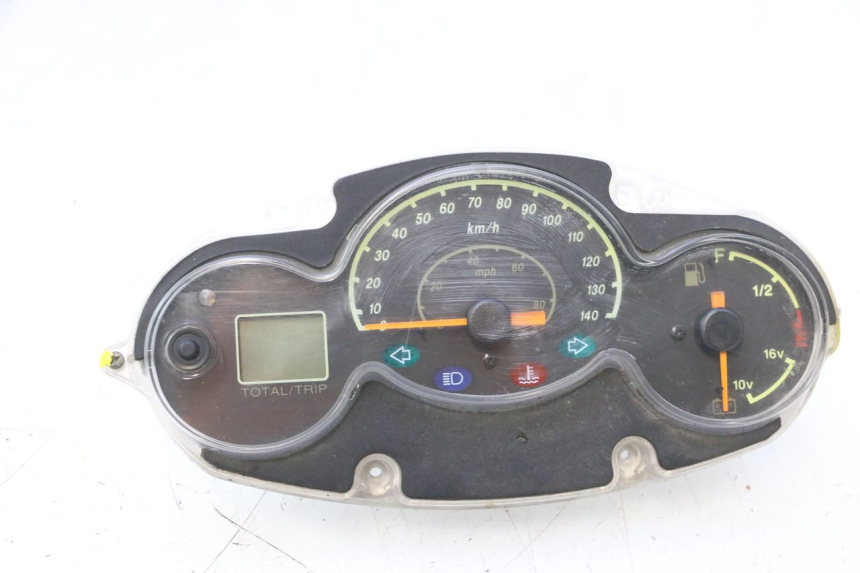 photo de CUENTA KILÓMETROS YAMAHA YP MAJESTY 125 (2002 - 2006) - Detalle de la pieza