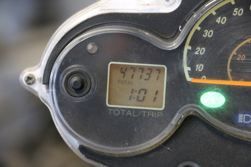 photo de CUENTA KILÓMETROS YAMAHA YP MAJESTY 125 (2002 - 2006) - Zoom estado de uso
