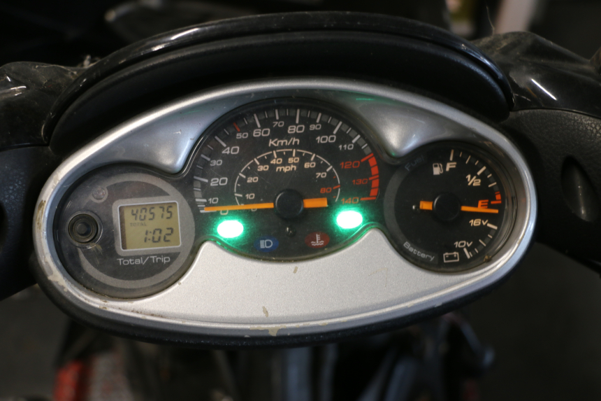 photo de VELOCIMETRO YAMAHA YP MAJESTY 125 (2007 - 2010) - Detalle de la pieza
