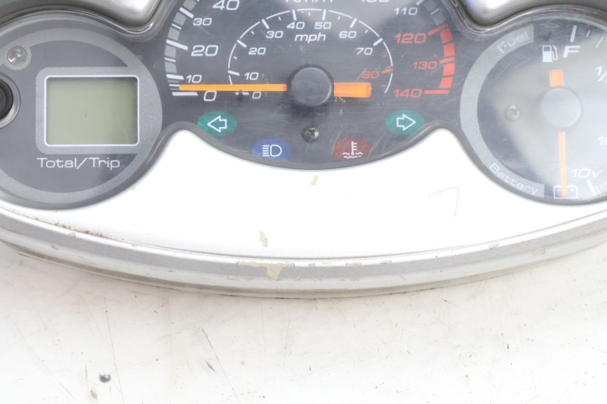 photo de VELOCIMETRO YAMAHA YP MAJESTY 125 (2007 - 2010) - Zoom estado de uso