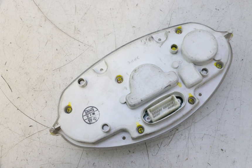 photo de CUENTA KILÓMETROS YAMAHA YP MAJESTY 125 (2002 - 2006) - Otra perspectiva