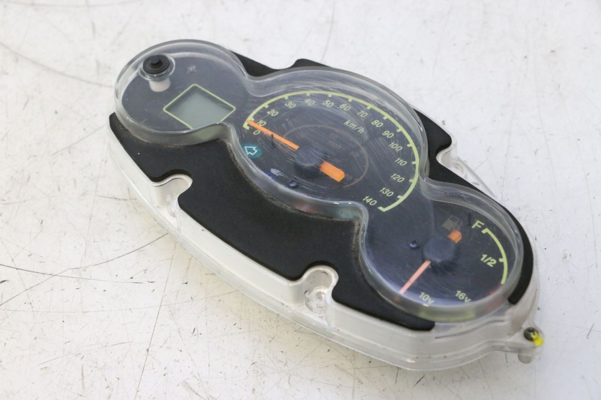 photo de CUENTA KILÓMETROS YAMAHA YP MAJESTY 125 (2002 - 2006) - Estado de la superficie y material