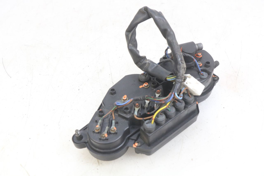 photo de CUENTA KILÓMETROS YAMAHA YZF R THUNDERCAT 600 (1996 - 2003) - Marcados y referencias originales