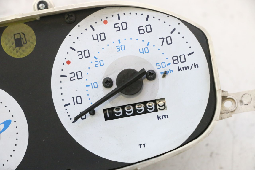 photo de CUENTA KILÓMETROS PIAGGIO ZIP 2T 50 (2009 - 2019) - Detalle de la pieza