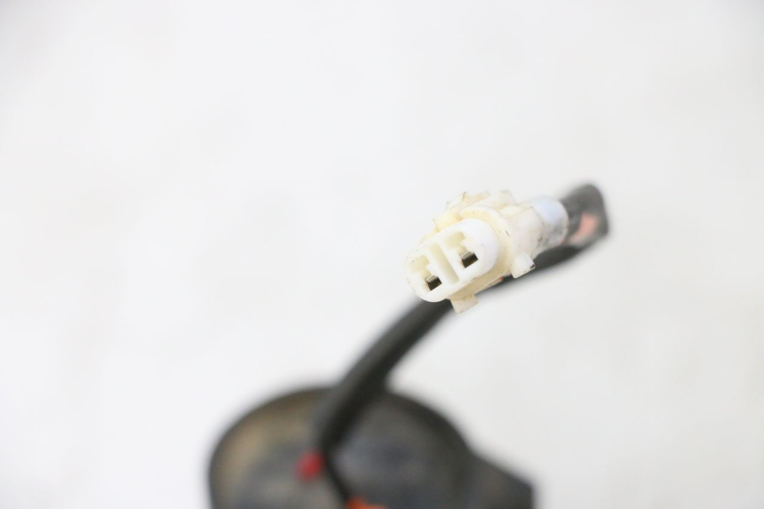 photo de CONDENSADOR YAMAHA YZF YZ-F 450 (2014 - 2016) - Primer plano técnico