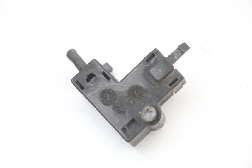 photo de INTERRUPTOR EMBRAGUE SUZUKI GN 125 (1997 - 2000) - Detalle de la pieza