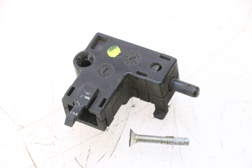 photo de INTERRUPTOR EMBRAGUE SUZUKI GSR 600 (2005 - 2012) - Vista principal