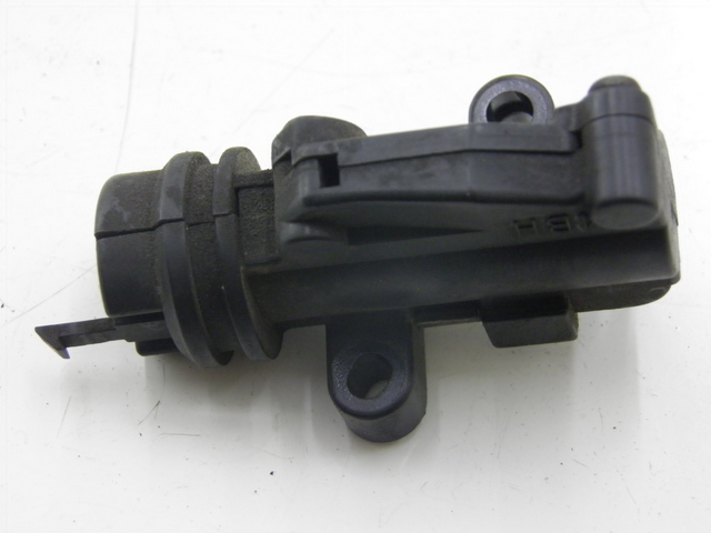 photo de INTERRUPTOR EMBRAGUE YAMAHA XJS DIVERSION 600 (1997 - 1999) - Vista principal