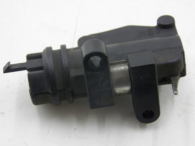 photo de INTERRUPTOR EMBRAGUE YAMAHA XJS DIVERSION 600 (1997 - 1999) - Zoom estado de uso