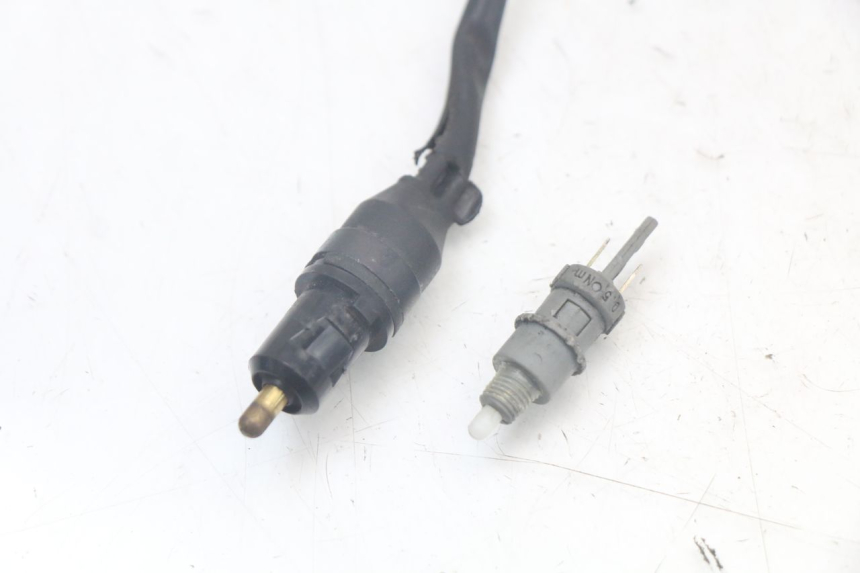 photo de INTERRUPTOR DE LUZ DE FRENO QUADRO 3D S 350 (2013 - 2018) - Detalle de la pieza