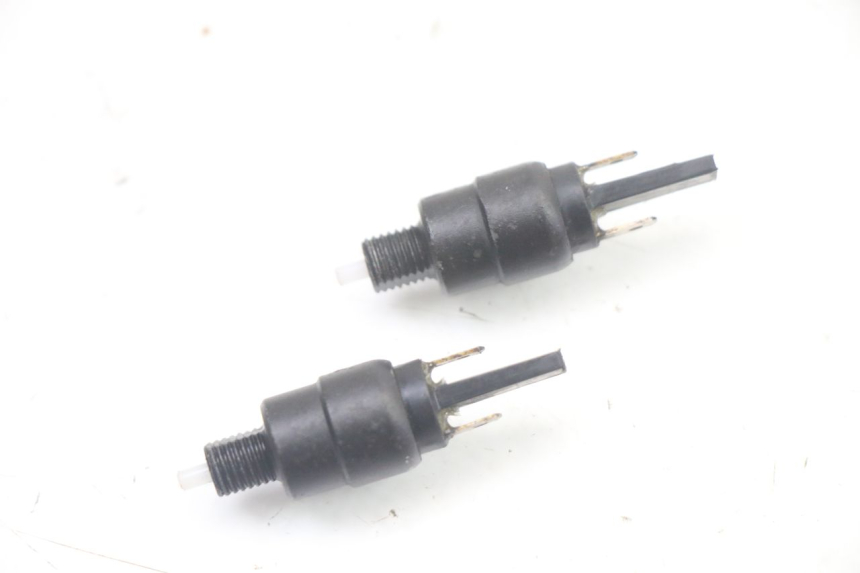 photo de INTERRUPTOR DE LUZ DE FRENO APRILIA ATLANTIC 125 (2003 - 2009) - Vista principal