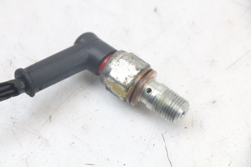 photo de CONTACTOR DE LUZ DE FRENO TRASERO QUADRO 3D S 350 (2013 - 2018) - Otra perspectiva