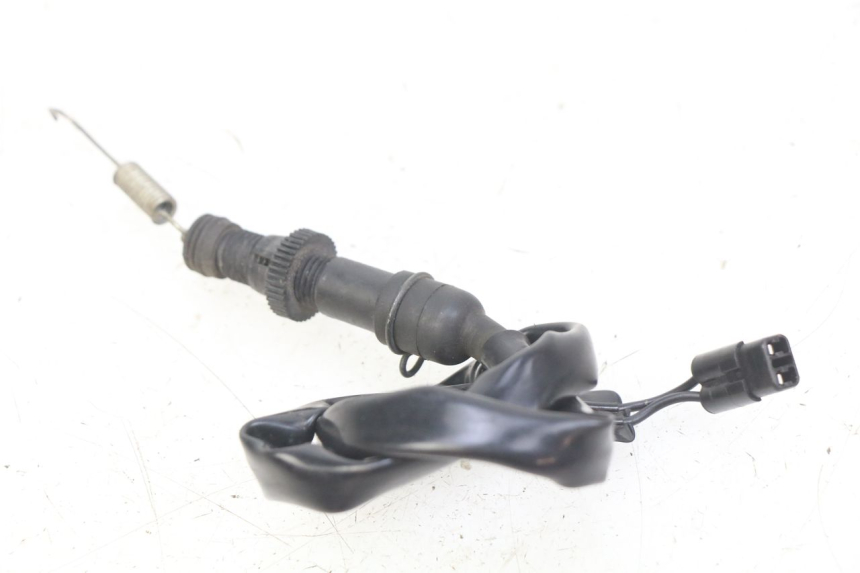 photo de CONTACTO DE LUZ DE FRENO TRASERO HONDA CB R 1000 (2018 - 2023) - Detalle de la pieza