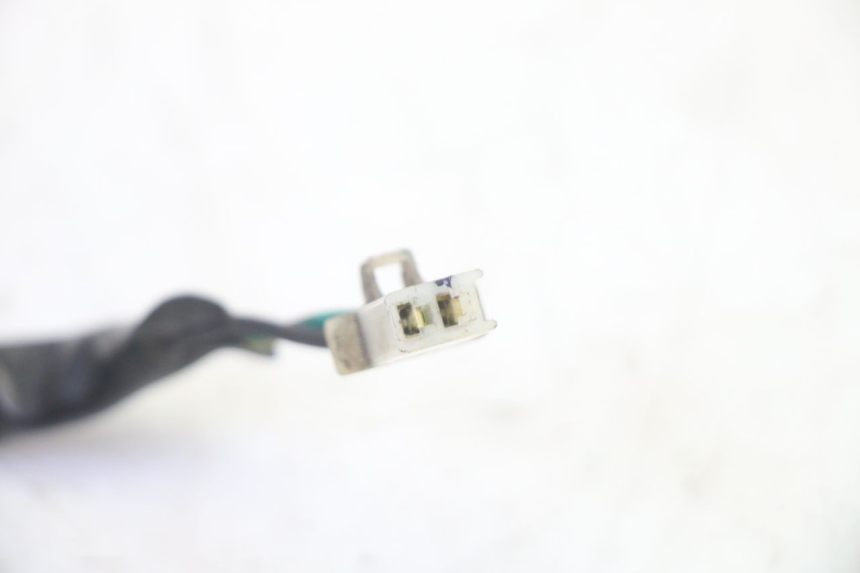 photo de LUZ FRENO INTERRUPTOR TRASERA HONDA CBF 125 (2009 - 2015) - Primer plano técnico