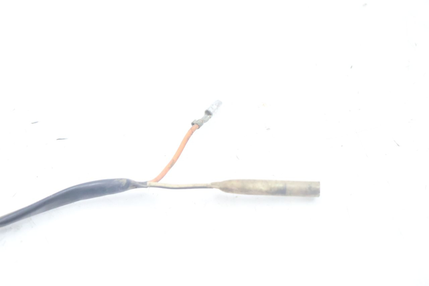 photo de LUZ FRENO INTERRUPTOR TRASERA SUZUKI DR S 600 (1985 - 1989) - Otra perspectiva