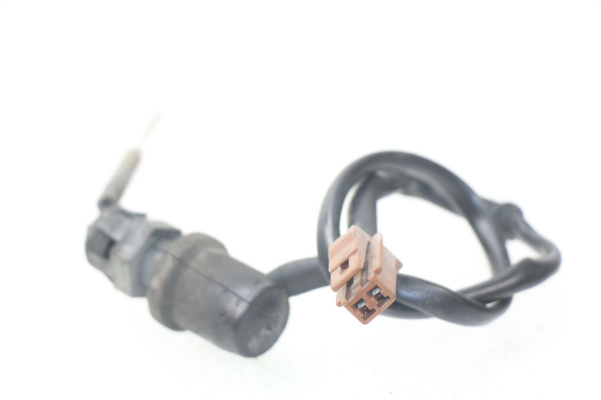 photo de INTERRUPTOR DE LUZ DE FRENO TRASERO YAMAHA FJR ABS 1300 (2006 - 2012) - Zoom estado de uso