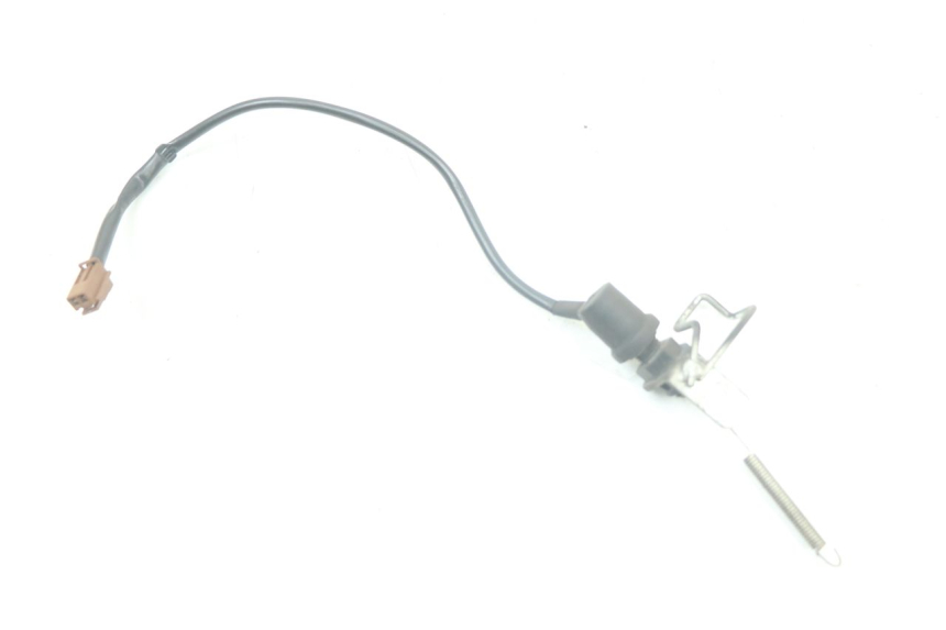 photo de LUZ FRENO INTERRUPTOR TRASERA YAMAHA FZ1 FAZER 1000 (2007 - 2009) - Primer plano técnico