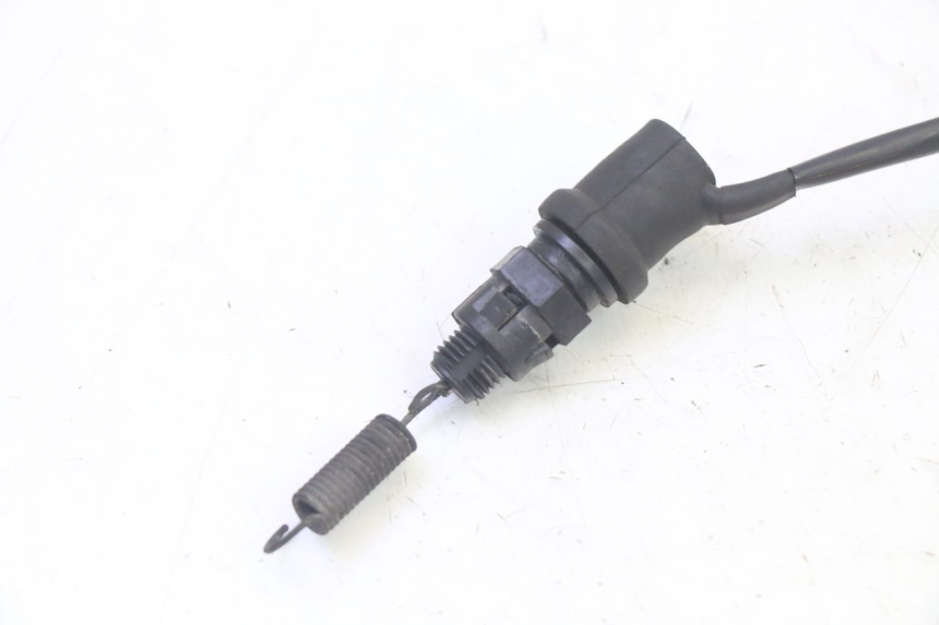 photo de LUZ FRENO INTERRUPTOR TRASERA YAMAHA FZ6 N FAZER 600 (2004 - 2006) - Zoom estado de uso