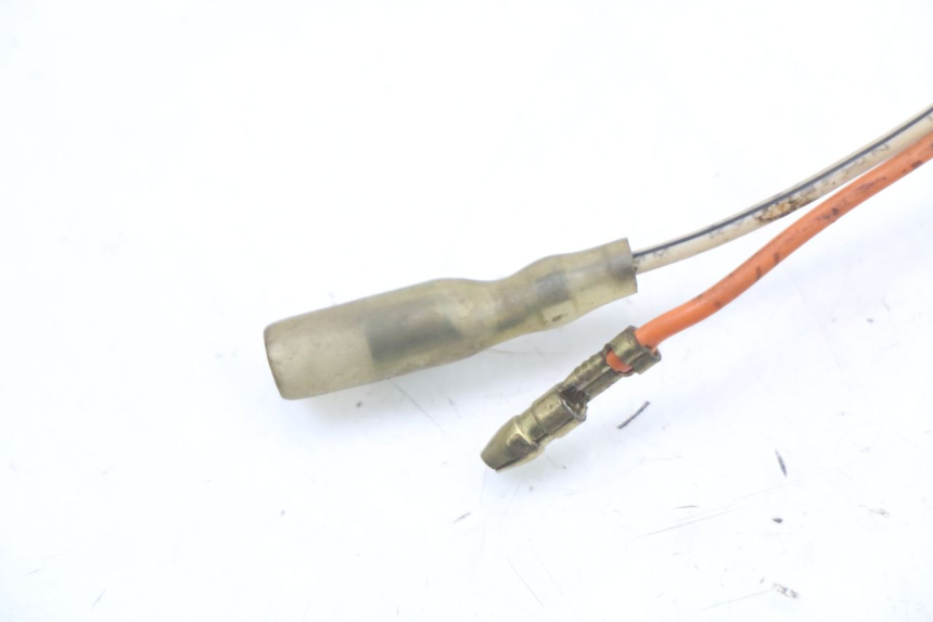 photo de LUZ FRENO INTERRUPTOR TRASERA HYOSUNG GF 125 (2001 - 2005) - Otra perspectiva