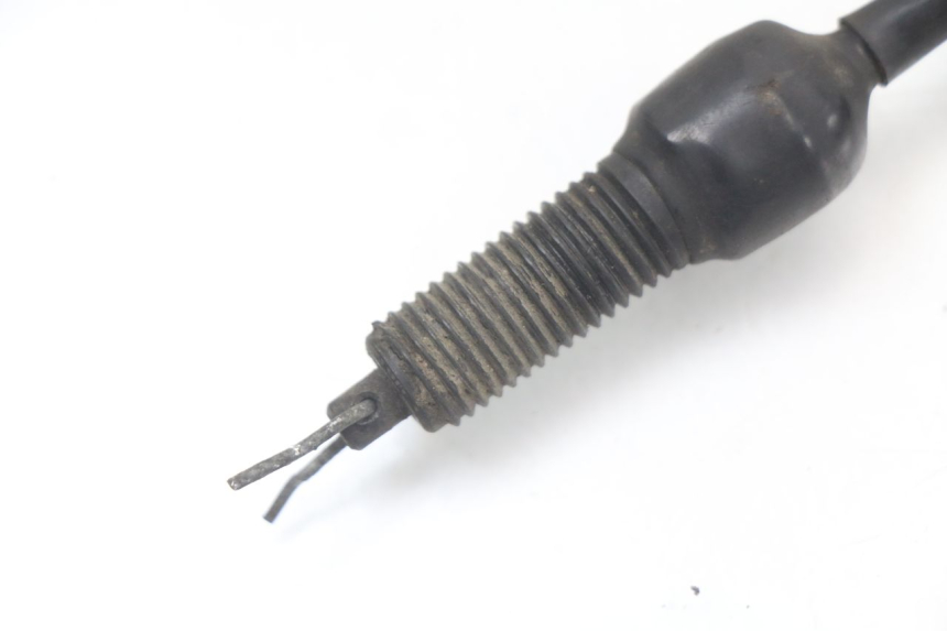 photo de LUZ FRENO INTERRUPTOR TRASERA SUZUKI GN 125 (1997 - 2000) - Detalle de la pieza