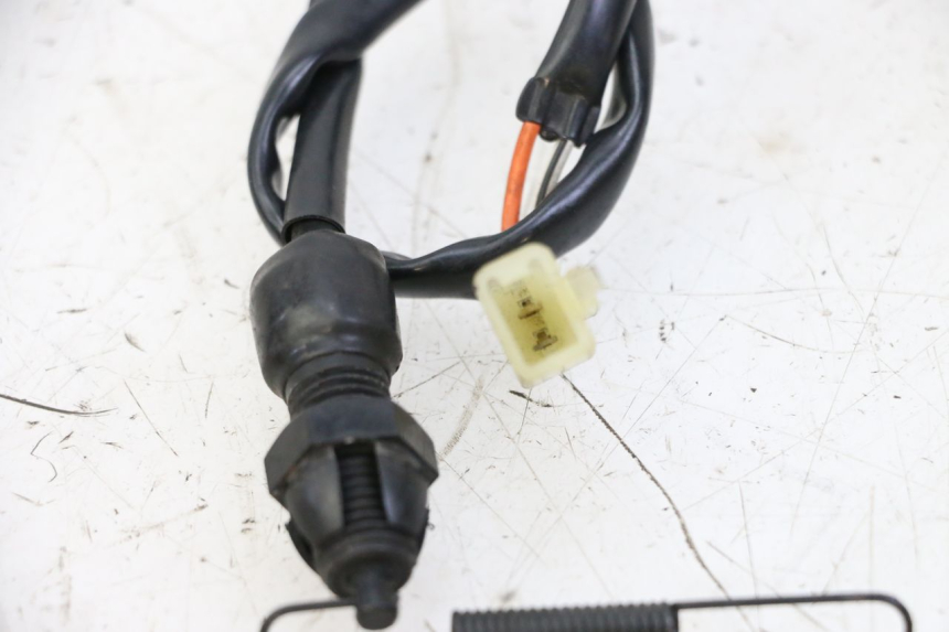photo de LUZ FRENO INTERRUPTOR TRASERA SUZUKI GSR 750 (2011 - 2017) - Detalle de la pieza