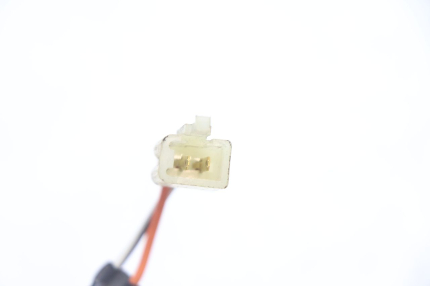 photo de LUZ FRENO INTERRUPTOR TRASERA SUZUKI GSR 600 (2005 - 2012) - Primer plano técnico