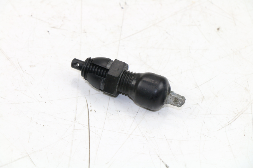 photo de LUZ FRENO INTERRUPTOR TRASERA SUZUKI GSX R 750 (1996 - 2000) - Detalle de la pieza