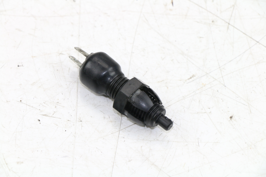 photo de LUZ FRENO INTERRUPTOR TRASERA SUZUKI GSX R 750 (1996 - 2000) - Zoom estado de uso