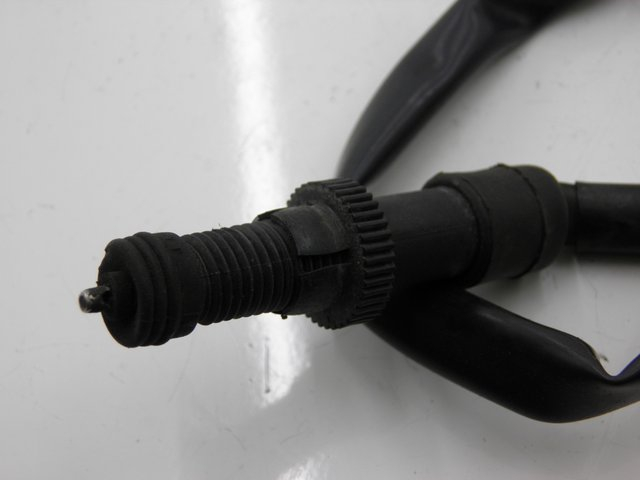 photo de CONTACTO DE LUZ DE FRENO TRASERO HONDA CBF S ABS 600 (2004 - 2007) - Detalle de la pieza