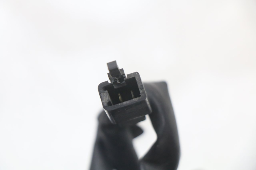 photo de LUZ FRENO INTERRUPTOR TRASERA HONDA CBR F 1000 (1993 - 1996) - Detalles de los puntos de fijación