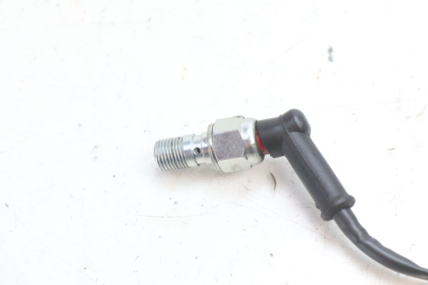 photo de LUZ FRENO INTERRUPTOR TRASERA RIEJU MRT PRO SUPERMOTARD 50 (2007 - 2018) - Detalle de la pieza
