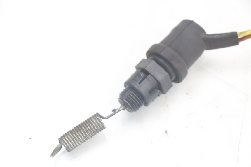 photo de CONTACTO DE LUZ DE FRENO TRASERO YAMAHA MT-07 MT07 ABS 700 (2014 - 2017) - Detalle de la pieza
