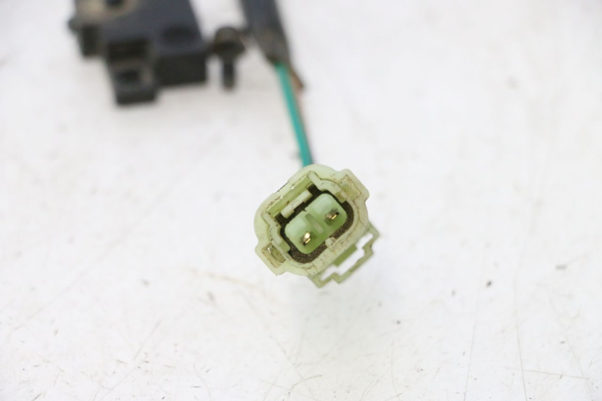 photo de LUZ FRENO INTERRUPTOR TRASERA KYMCO MXU R 250 (2004 - 2010) - Otra perspectiva