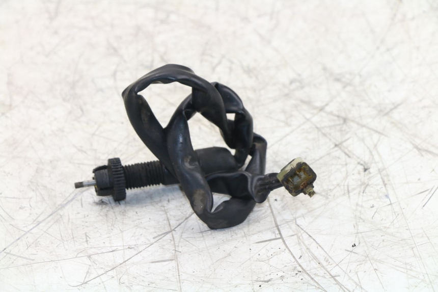 photo de LUZ FRENO INTERRUPTOR TRASERA HONDA NTV REVERSE 650 (1993 - 1994) - Zoom estado de uso