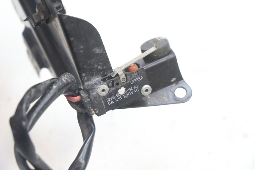 photo de LUZ FRENO INTERRUPTOR TRASERA CAN-AM SPYDER RS 1000 (2008 - 2012) - Otra perspectiva