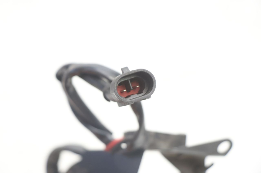 photo de LUZ FRENO INTERRUPTOR TRASERA CAN-AM SPYDER RS 1000 (2008 - 2012) - Primer plano técnico