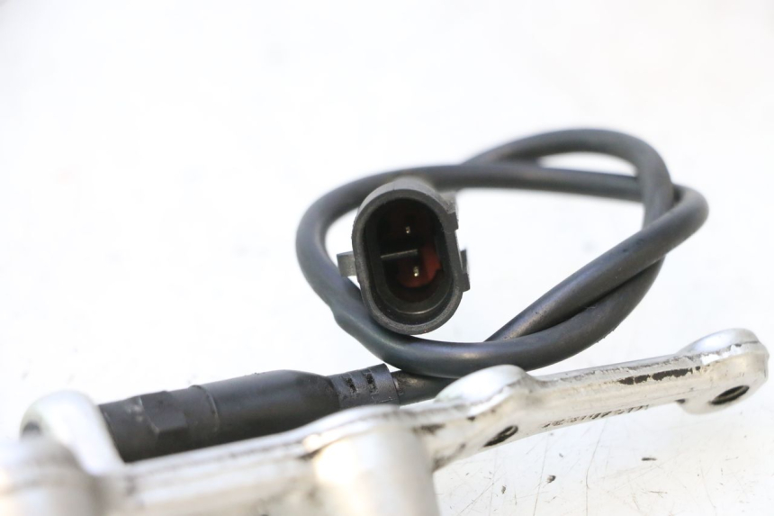 photo de LUZ FRENO INTERRUPTOR TRASERA DUCATI SS IE DS CARENEE 1000 (2002 - 2006) - Primer plano técnico