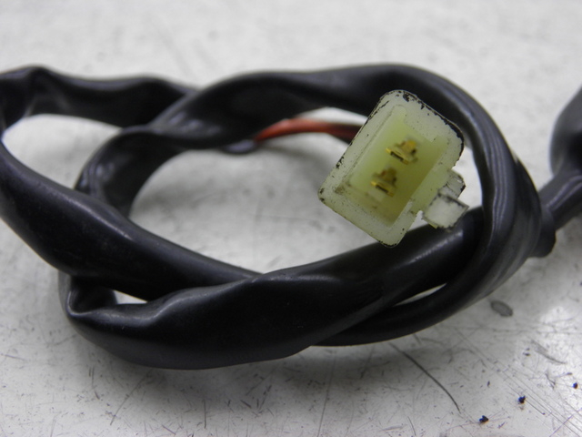 photo de LUZ FRENO INTERRUPTOR TRASERA SUZUKI SV S ABS 650 (2003 - 2009) - Zoom estado de uso