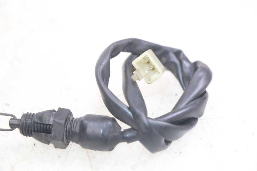 photo de CONTACTOR DE LUZ DE FRENO TRASERO SUZUKI SV N 650 (1999 - 2002) - Zoom estado de uso