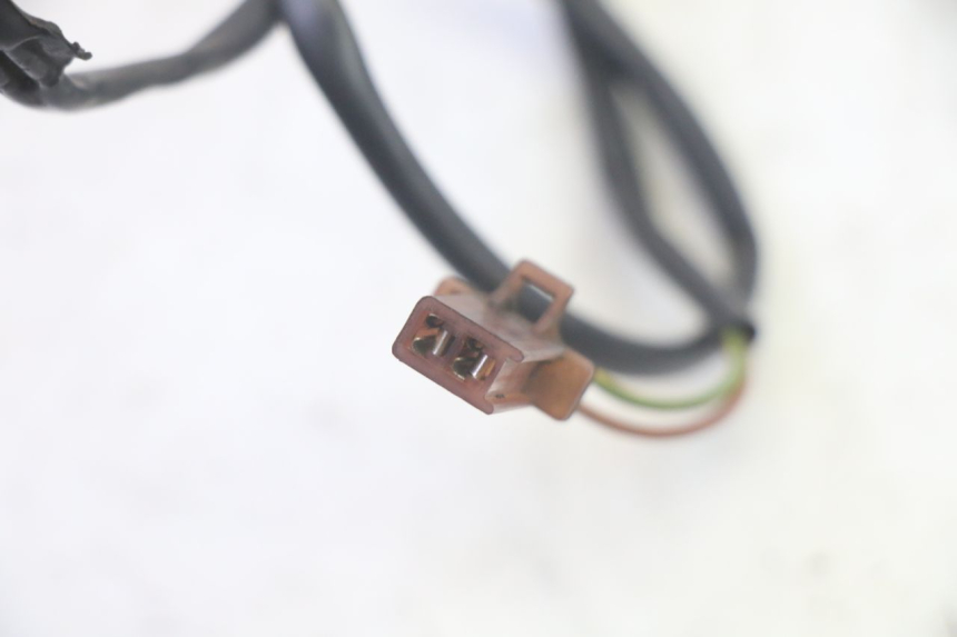 photo de LUZ FRENO INTERRUPTOR TRASERA YAMAHA TZR 50 (2008 - 2016) - Primer plano técnico