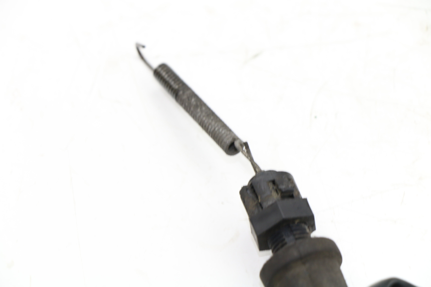 photo de LUZ FRENO INTERRUPTOR TRASERA YAMAHA XJS DIVERSION 600 (2000 - 2003) - Primer plano de alta resolución