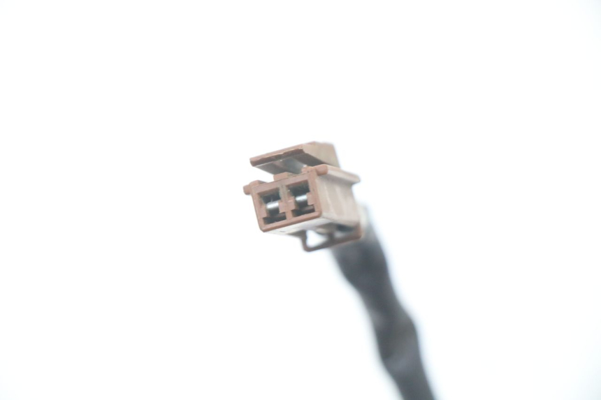 photo de LUZ FRENO INTERRUPTOR TRASERA YAMAHA FZS FAZER 600 (2001 - 2003) - Zoom estado de uso