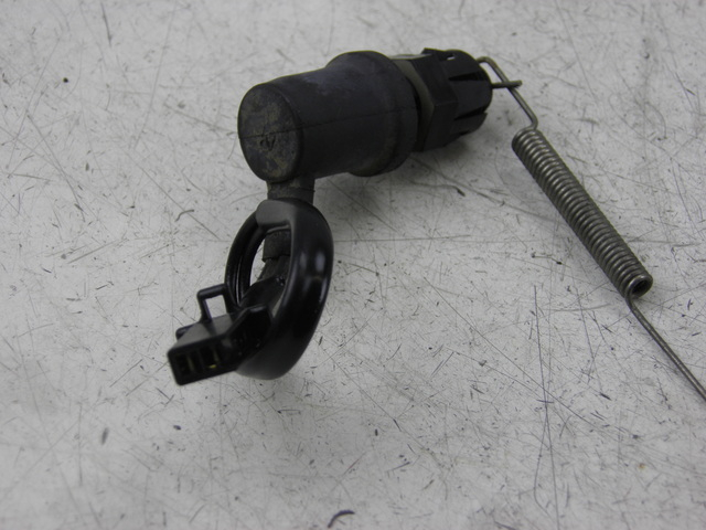 photo de LUZ FRENO INTERRUPTOR TRASERA YAMAHA XJR 1300 (2002 - 2006) - Otra perspectiva