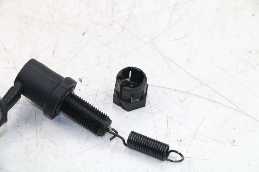 photo de LUZ FRENO INTERRUPTOR TRASERA YAMAHA YZF R6 600 (2010 - 2016) - Zoom estado de uso