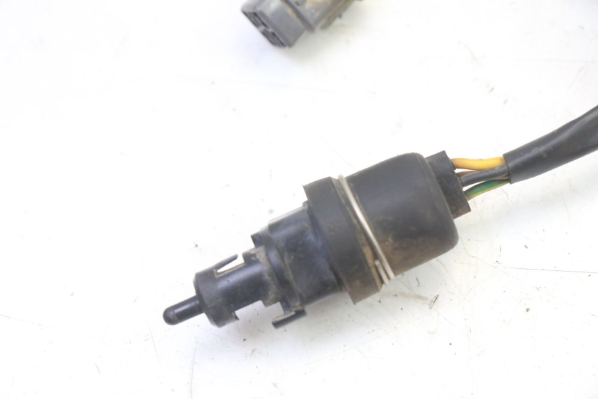photo de LUZ FRENO INTERRUPTOR TRASERA YAMAHA YFM BRUIN 350 (2003 - 2009) - Zoom estado de uso