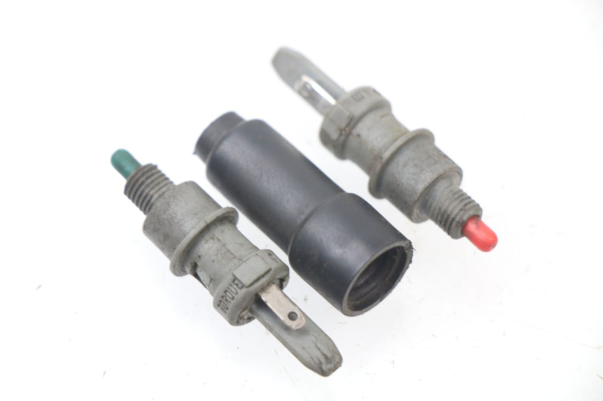 photo de LUZ FRENO INTERRUPTOR YAMAHA BW'S 50 (1999 - 2003) - Vista principal