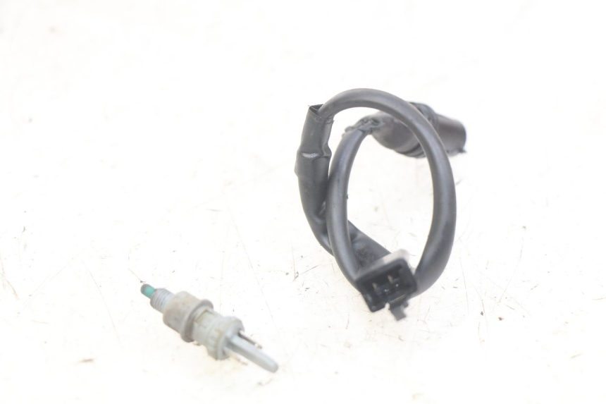 photo de INTERRUPTOR DE LUZ DE FRENO YAMAHA BW'S EASY 50 (2013 - 2016) - Detalle de la pieza