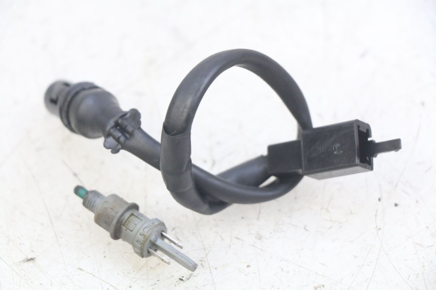 photo de INTERRUPTOR DE LUZ DE FRENO YAMAHA BW'S EASY 50 (2013 - 2016) - Zoom estado de uso