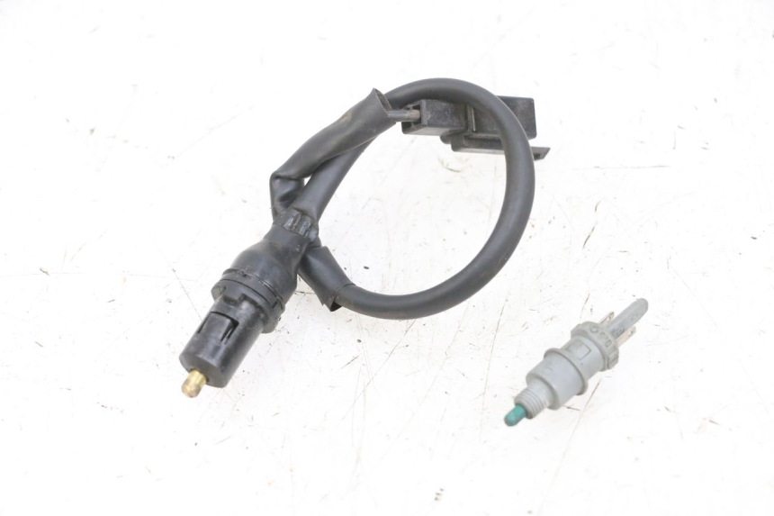 photo de INTERRUPTOR DE LUZ DE FRENO YAMAHA BW'S EASY 50 (2013 - 2016) - Vista principal